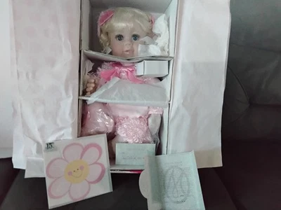 Polly Poodle Babies A Bloom A Collectors de Marie Osmond  Foto 1 de 4