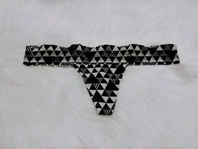 Tanga bragas vintage Victoria's Secret de encaje elástico Wasteland medianas  Foto 1 de 2