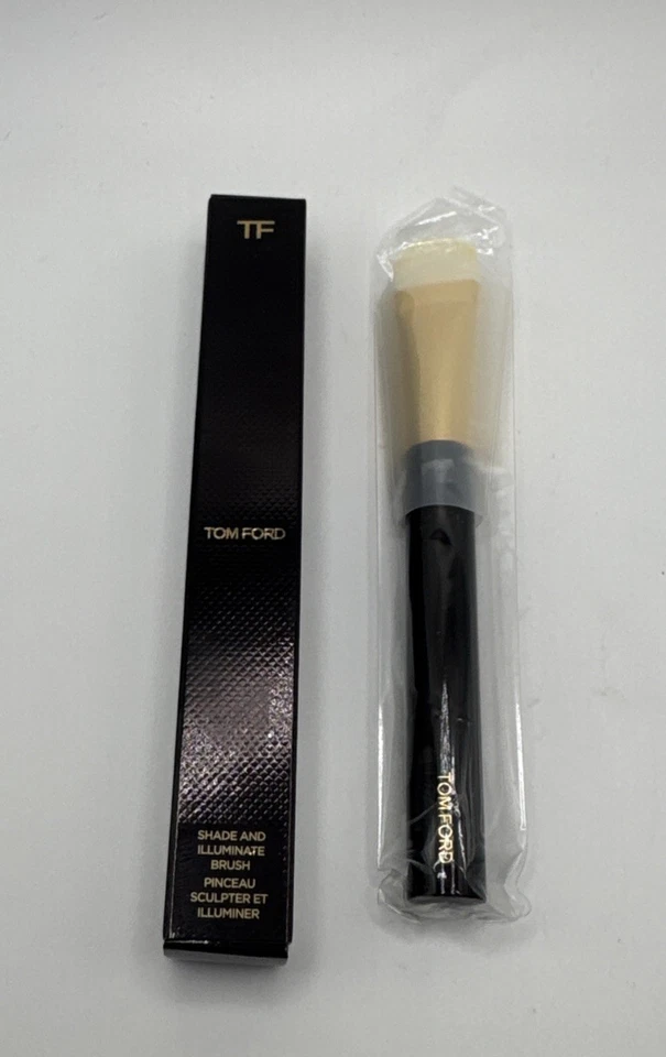 Tom Ford ~ 04 Shade & Illuminate Brush ~ NEW IN BOX - Image 1 of 2
