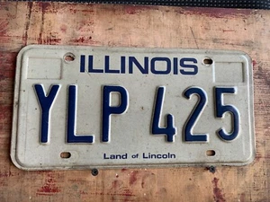 Vintage Vehicle License Plate December 1980s Illinois Land of Lincoln YLP 425 - Picture 1 of 2