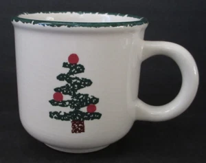 VINTAGE Pair of 2 Furio Spongeware Christmas Tree Coffee Tea Mugs Cups - Italy - Picture 1 of 7