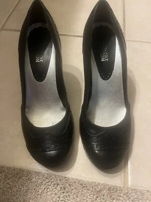 Cuñas para mujer de Kenneth Cole. Talla 5 Foto 1 de 3