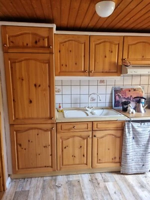 Küchenzeile gebraucht Kiefer mit Kühlschrank - Bild 1 von 4