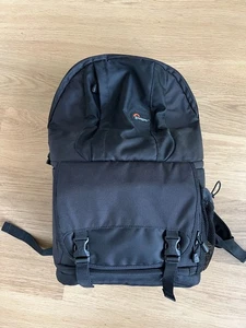 Lowepro Fastpack 200 Camera Backpack Bag Fits DSLR Lenses & Accessories Black - Picture 1 of 6