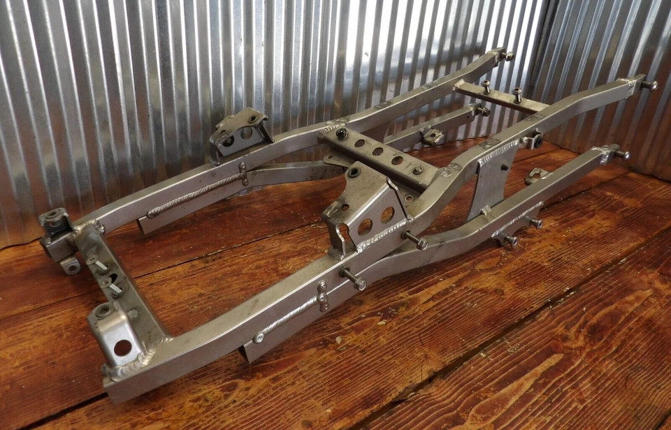 02-03 Kawasaki Ninja ZX9R REAR TAIL SEAT RAIL BRACKET SUB FRAME 32160-1769-458 - Image 1 of 4