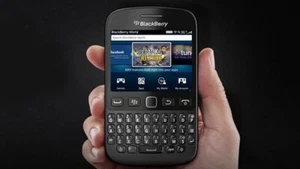 BlackBerry 9720 Unlocked 3G WIFI 5MP Camera FM Radio GPS Fully working Cellphone - Picture 1 of 12