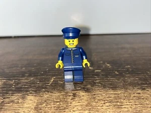 LEGO Minifigura Orient Express Tren Conductor Gorra y Uniforme idea175 Desde 21344 - Imagen 1 de 5