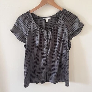 Banana Republic Womens VNeck cap sleeve 100% silk Gray Silk  Button Petite Small - Picture 1 of 7