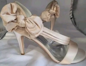 Damen Sandalen Größe 8 Gold Schleife offene Zehenpartie Slipper runde Spitze Frontsteg - Bild 1 von 10