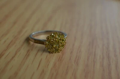 Anillo de diamantes amarillos de 0,50 quilates platino y rodio amarillo sobre plata de ley talla 6 Foto 1 de 4