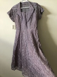 VESTIDO DE ENCAJE PERRIWINKLE AÑOS 60 DE COLECCIÓN CON CUELLO DRAPEADO M/L NUEVO CON ETIQUETAS - Imagen 1 de 9