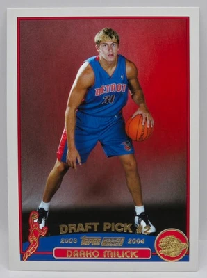 03-04 Tarjeta de novato Topps Darko Milicic (juego de fábrica) (Detroit Pistons) #222 Foto 1 de 2