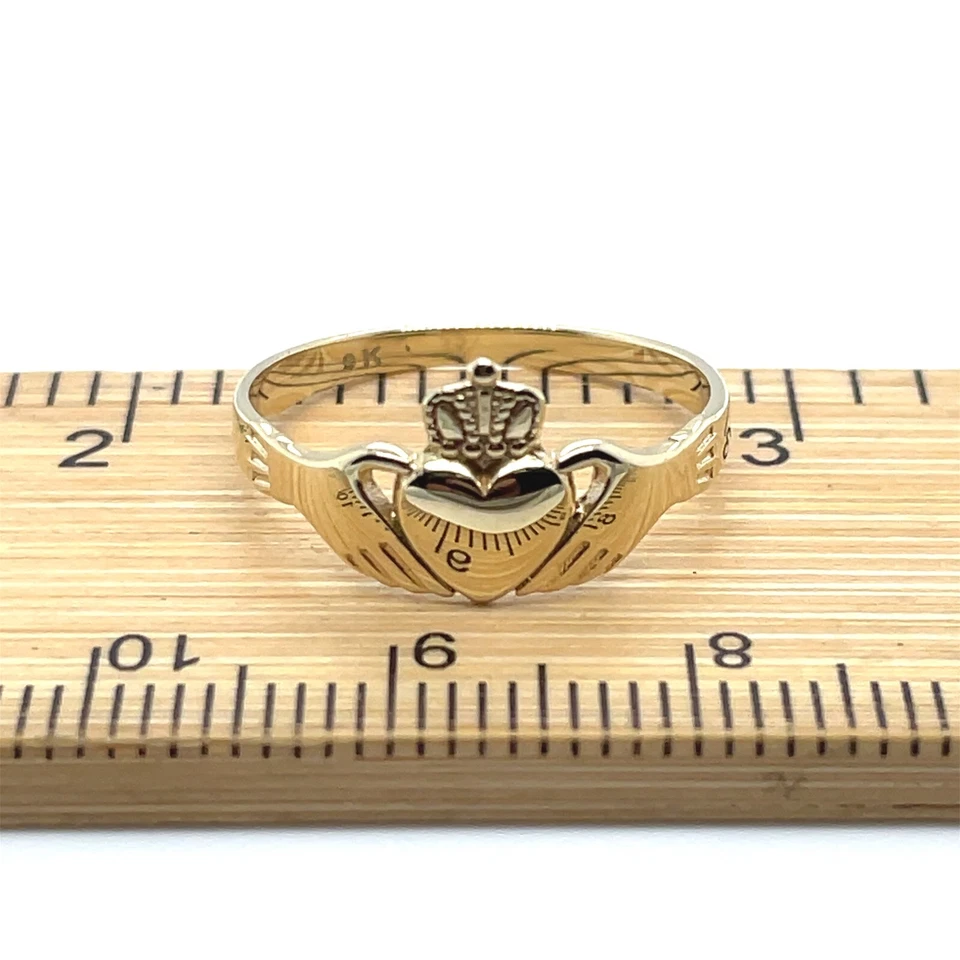 Irish Claddagh Ring 9ct Yellow Gold Ring Traditional Irish Gold Ring Brand New - Image 1 of 4