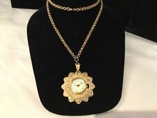 VINTAGE AUTHENTIC SIGMED NAVARRE TEXTURED GOLD TONE PENDANT NECKLACE WATCH NR