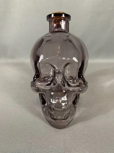 DECANTADOR CRISTAL CALAVERA 6" CON TAPÓN CORCHO WHISKY DECORACIÓN HALLOWEEN - Imagen 1 de 7