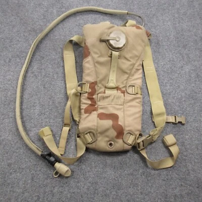 Mochila Camelbak Maximum Gear Water Beast Reservoir Desert Thermobak camuflaje Foto 1 de 4