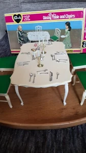 1979 Sindy Dining table and chairs, with accessories, boxed good condition - Picture 1 of 9