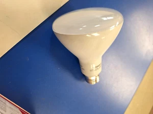 7.5BR30/LED/930/120V S28578 SATCO 3,000K 650L MED. BASE DIMMABLE DAMP RATED FROS - Picture 1 of 6