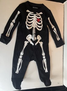 Pigiama Halloween Old Navy bambino 1 pezzo scheletro nero 3-6 mesi nuovo con etichetta - Foto 1 di 4