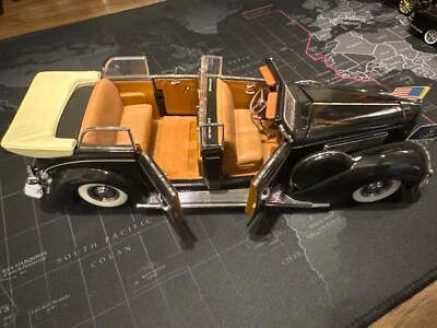 1:24 1939 Lincoln Sunshine Special Presidential Parade Car - Image 1 of 4