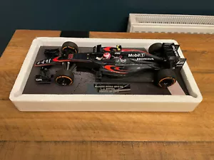 Pulsante Jenson scala 1:18 Minichamps McLaren Honda MP4/30 Gran Premio di Spagna 2015 - Foto 1 di 6