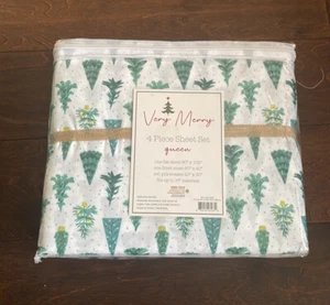 Very Merry Christmas Tree Holiday Queen Sheet Set New Polka Dot - Picture 1 of 2