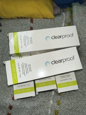 Sistema de acné Mary Kay Clear Proof 5 piezas máscara de carbón - 1 tóner, 2 piezas crema hidratante Foto 1 de 4