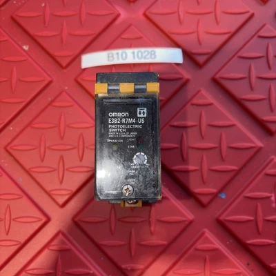 GUARANTEED! OMRON PHOTOELECTRIC SENSOR E3B2-R7M4-US - Image 1 of 4