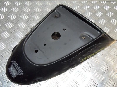 Panel de carenado asiento trasero Aprilia SR 50/125 negro GP1 1997 a 2004 Foto 1 de 4