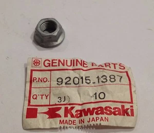 Dado flangiato 10mm - Nut flanged 10 mm - Kawasaki NOS: 92015-1387 - Imagen 1 de 1