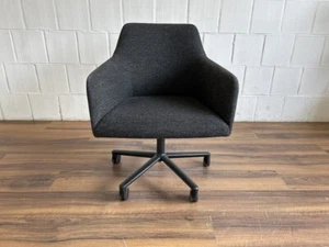 Andreu World Alya Lounge Chair Besucherstuhl auf Rollen grau - Bild 1 von 9