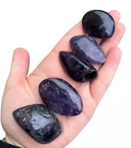 Dunkler Amethyst Kristallkiesel Trommelstein, natürlicher Amethyst aus Sambia - Bild 1 von 6