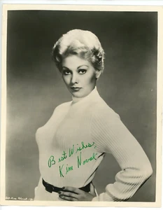 Autographed 8x10 DW Photo Actress Sex Symbol Kim Novak Picnic Vertigo - Picture 1 of 4