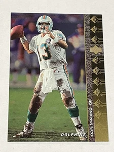 1994 SP Football #36 - Dan Marino - Miami Dolphins - Picture 1 of 2
