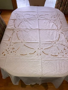 Vintage Linen Blend White Tablecloth 12 Napkins Unused Embroidery 90 inch Round - Picture 1 of 13
