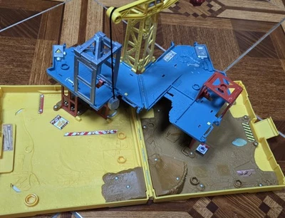 19" Matchbox Pop Up 2007 Construction Zone Adventure Set Fold N Go Play Set Case - Image 1 of 4