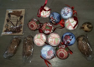 GRAN LOTE BOLAS DE NAVIDAD ALGUNOS BÚHOS RECUBIERTOS PÁJAROS MUÑECO DE NIEVE PLUMAS DE SANTA! - Imagen 1 de 1