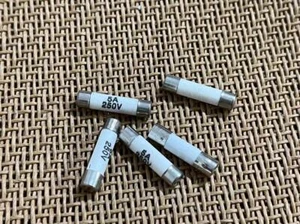 20pcs 5A 250V 5x20mm Fast Blow Ceramic Fuse F2AL250V - Bild 1 von 1