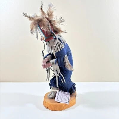 复古 Kokopelli Kachina 娃娃 纳瓦霍驼背长笛 签名 雕刻 木偶 — 第 1/4 张图片