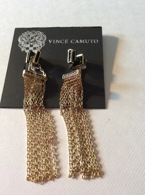 Pendientes Vince Camuto con flecos en tono dorado #104 $58 Foto 1 de 4