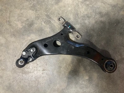 Suspension Control Arm SKP SRK620333 - Image 1 of 2