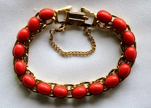 Vintage Egyptian Revival Red Orange Cabochons Gold Tone Bracelet 7" - Picture 1 of 11
