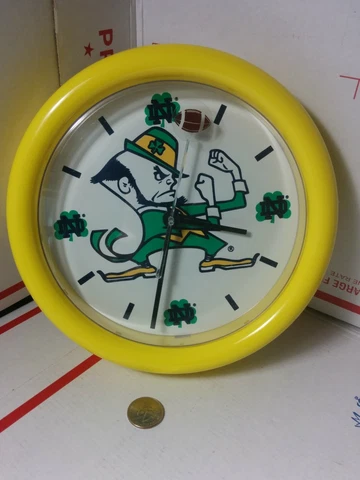 Vintage Green Gold Notre Dame Fighting Irish Wall Clock Shamrock  PREOWNED WORKS Cover