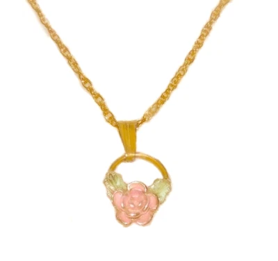 Collar Colgante Pequeño Hojas Rosa 10k Oro Black Hills Foto 1 de 4