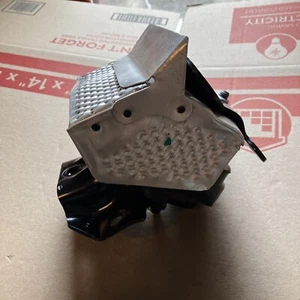 NEW OEM GM Engine Motor Mount Front 15854941 Chevrolet GMC Cadillac 2007-2014 - Picture 1 of 6