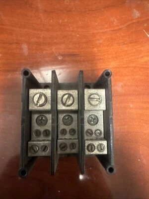 Lightly used Square D Power Distribution Block 600VAC 115A #9080LBA361104 - Image 1 of 2