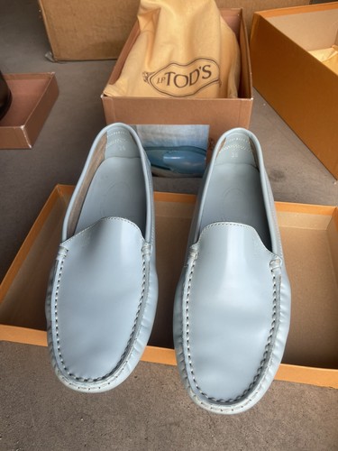 TOD’S MOCASSINI TOD'S da donna blu chiaro in pelle verniciata Pellame 36