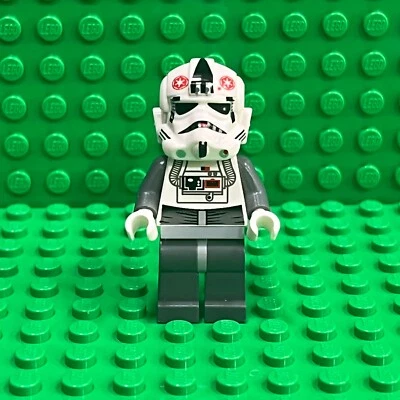 Lego Star Wars Minifigure AT-AT Driver - Red Imperial Logo, Yellow Head  sw0102 - Image 1 of 3