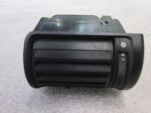 8D1820901 LEFT SIDE AIR VENT AUDI A4 B5 SW 1.9 D 81KW 5M 5P (1996 - Picture 1 of 1