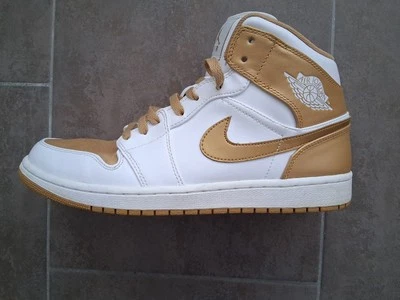 Air Jordan Phat blanco metálico dorado Foto 1 de 4